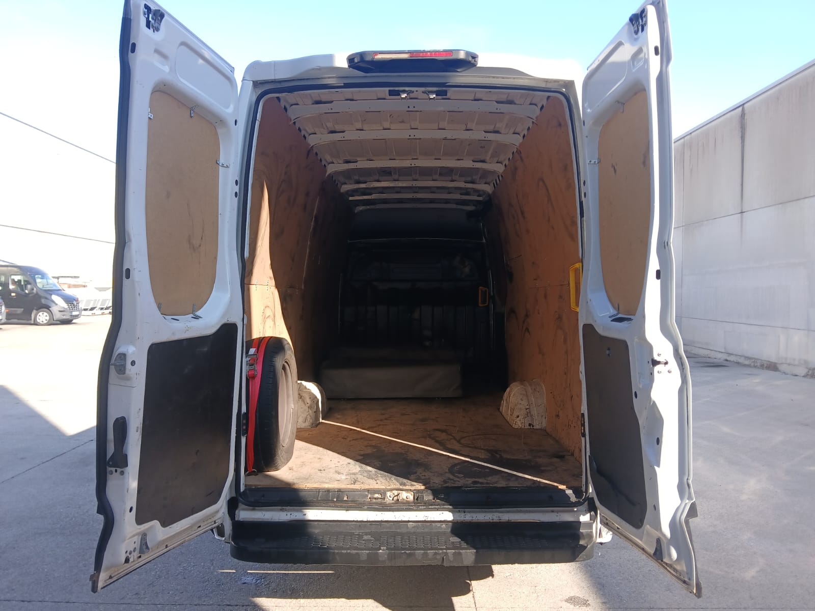 Iveco DAILY 35S 16 2.3 2022 - Imagen 6