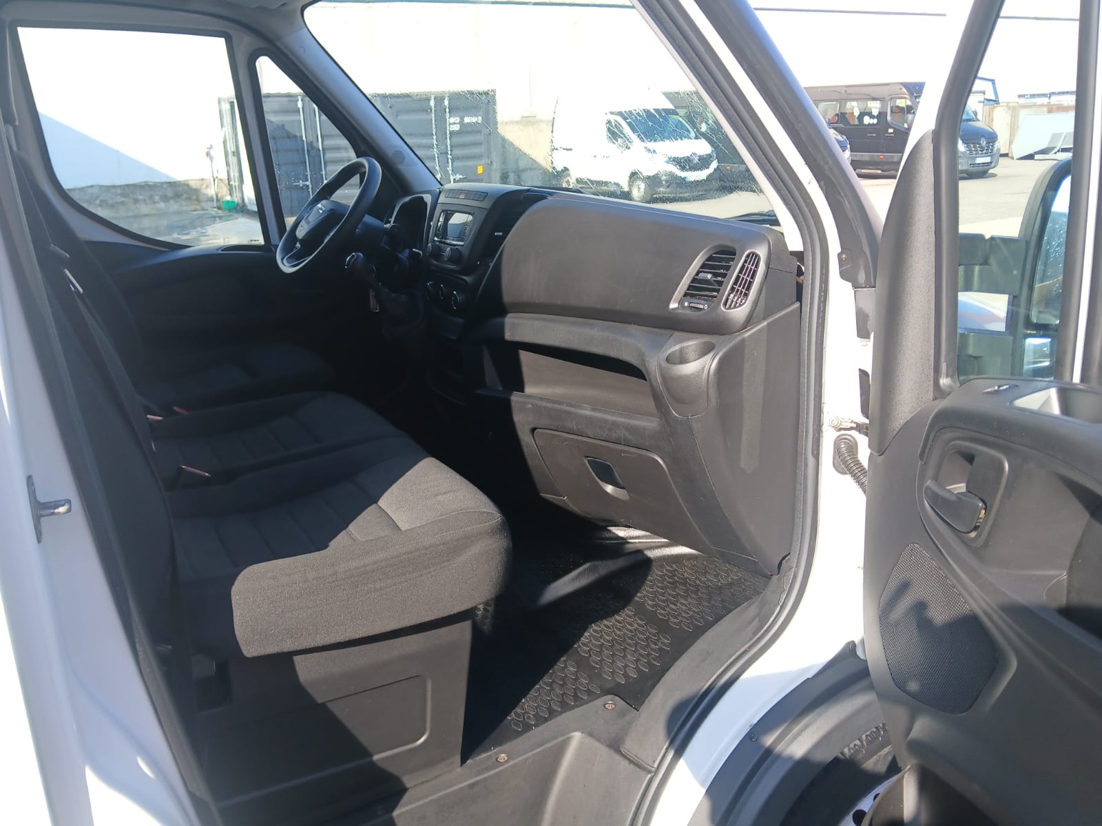 Iveco DAILY 35S 16 2.3 2022 - Imagen 5