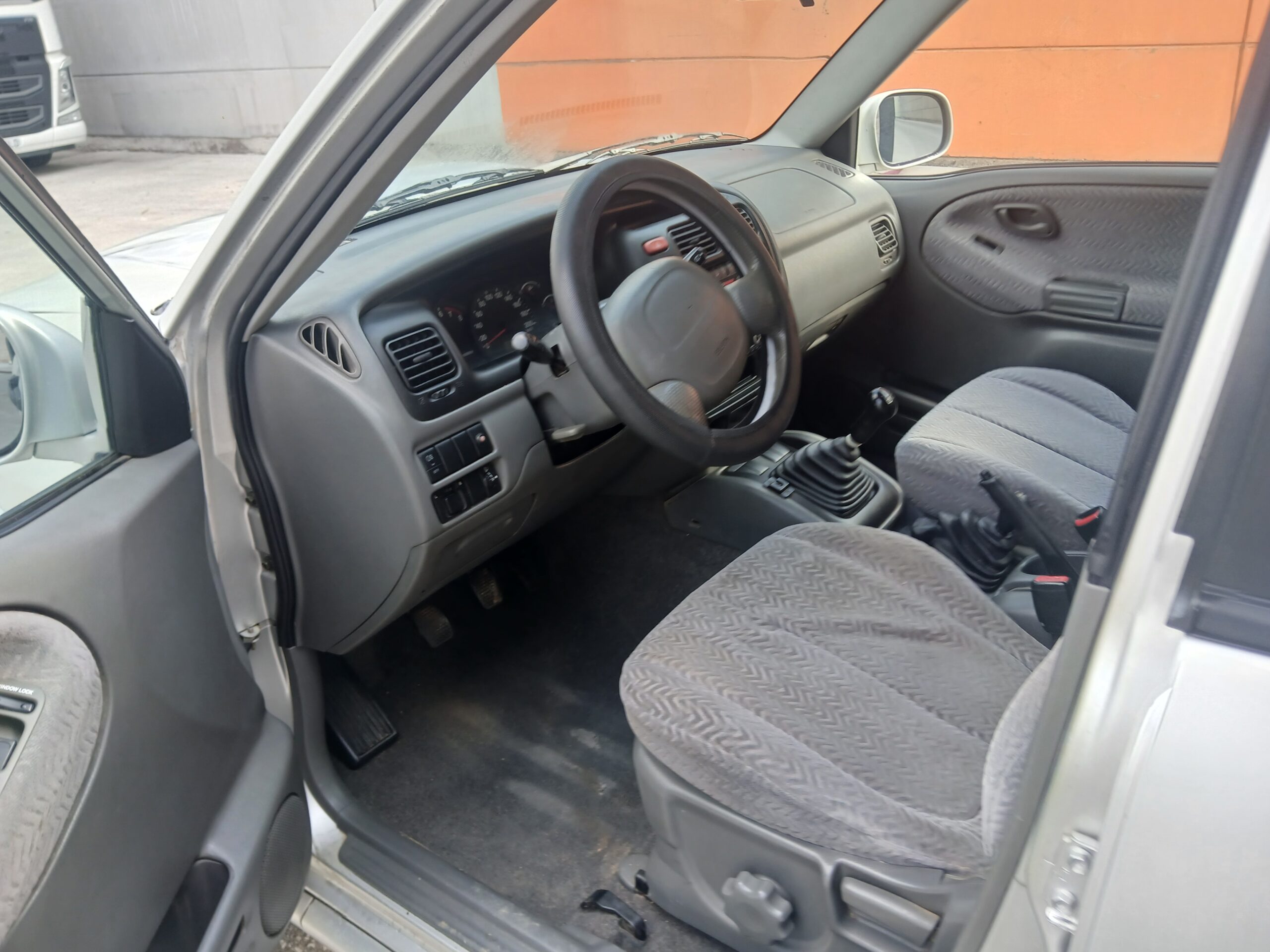 SUZUKI GRAND VITARA 2.5 V6 2002 - Imagen 10