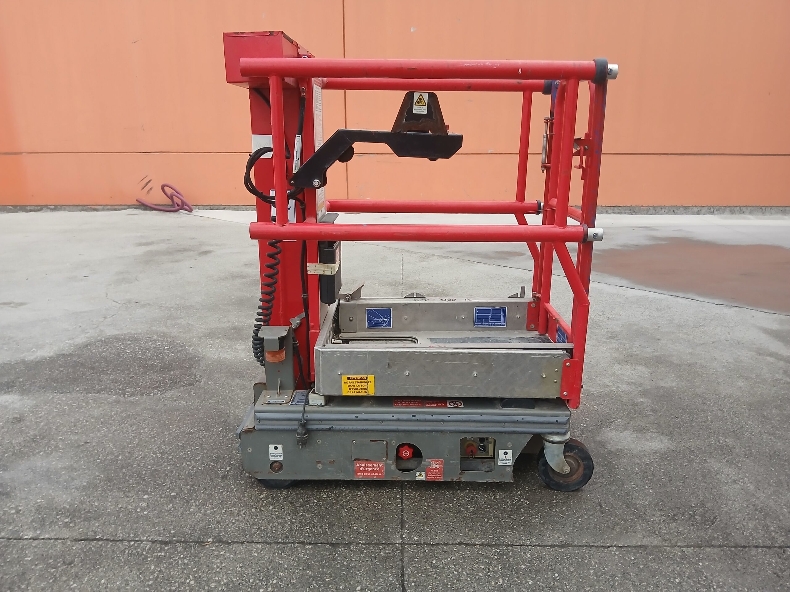 PLATAFORMA ELEVADORA ELECTRICA JLG Nano SP Plus - Imagen 2