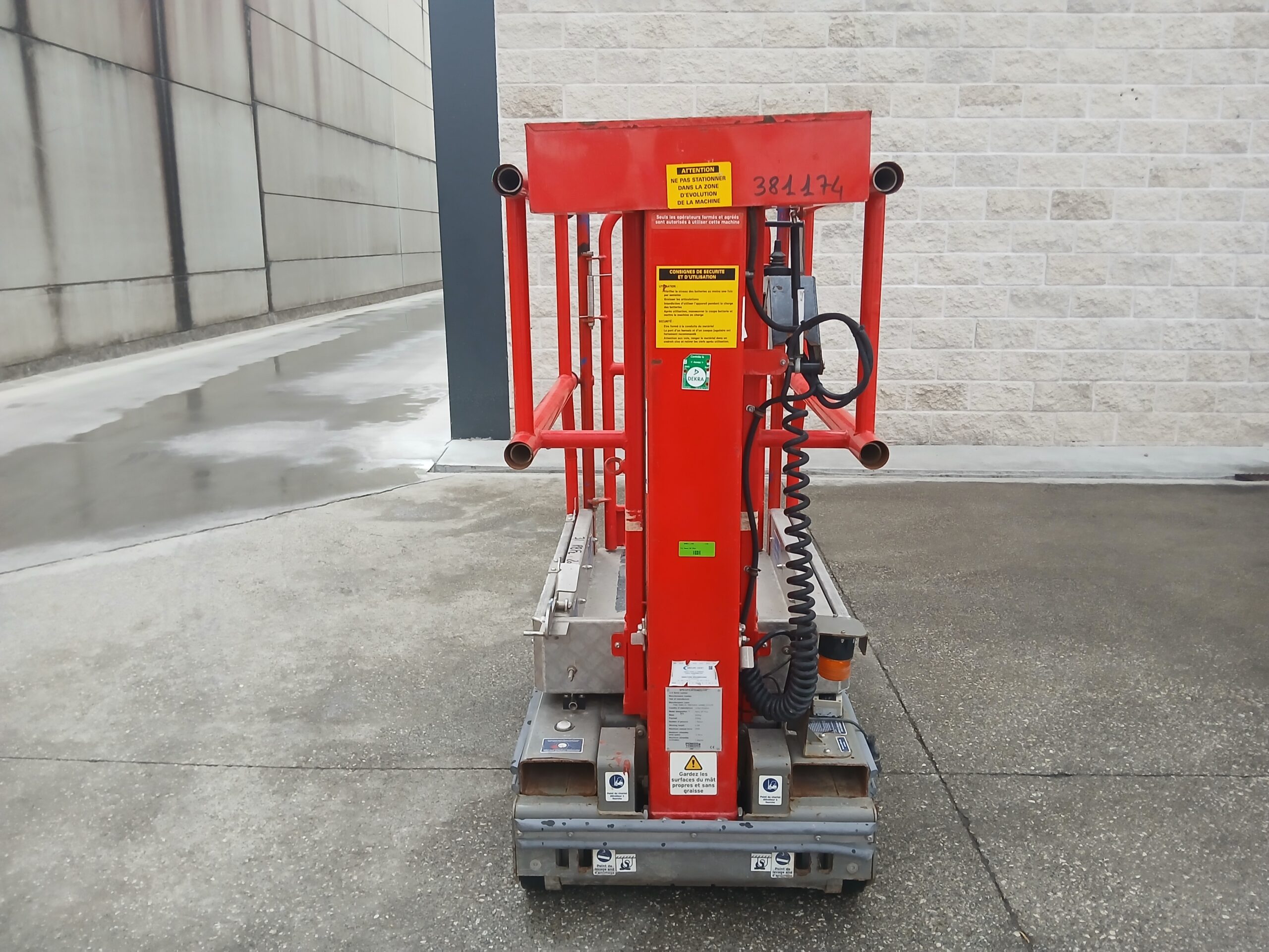 PLATAFORMA ELEVADORA ELECTRICA JLG Nano SP Plus - Imagen 3