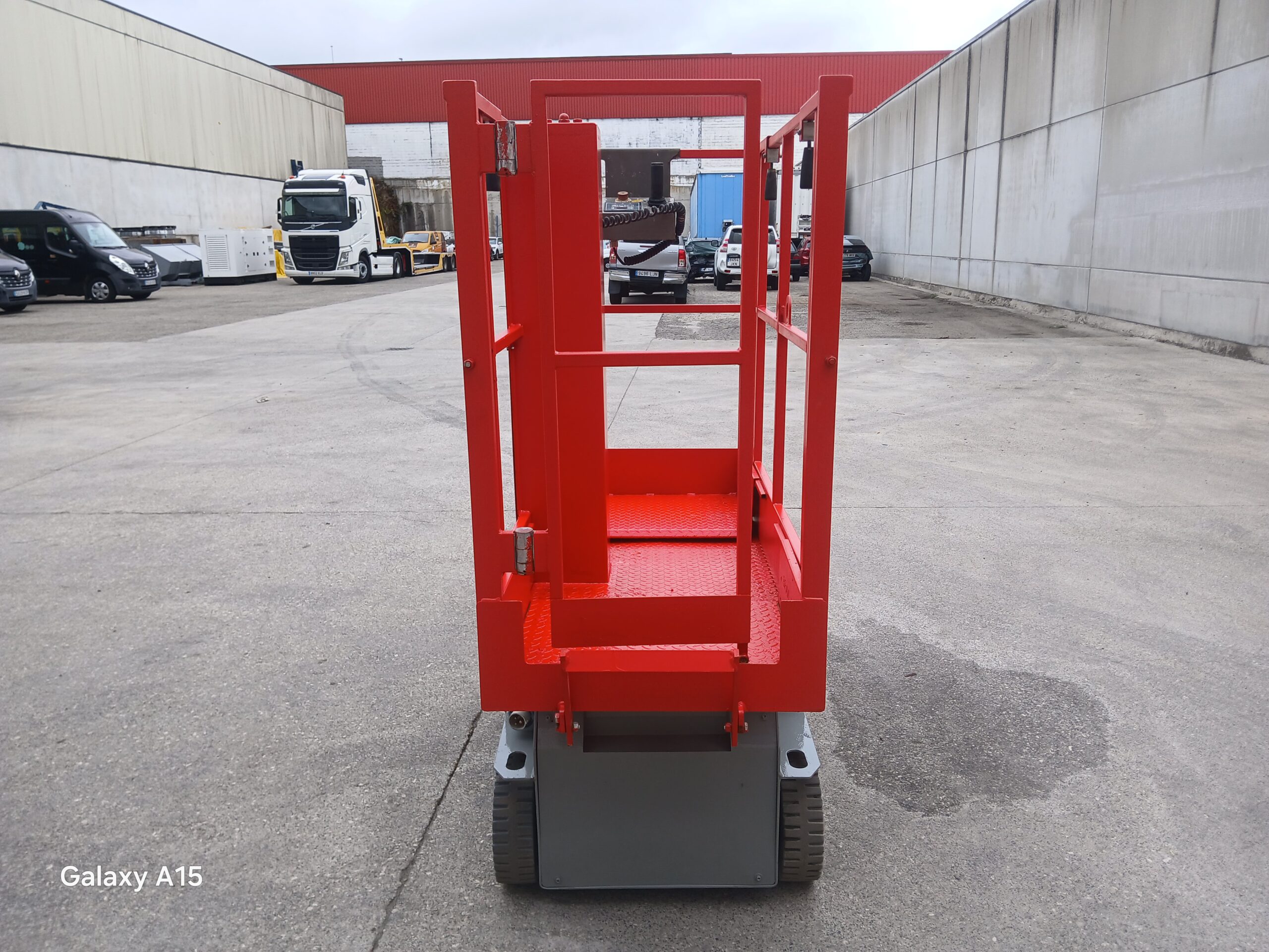 PLATAFORMA ELEVADORA ELECTRICA Bravisol Vertical Mast Lift - Imagen 4