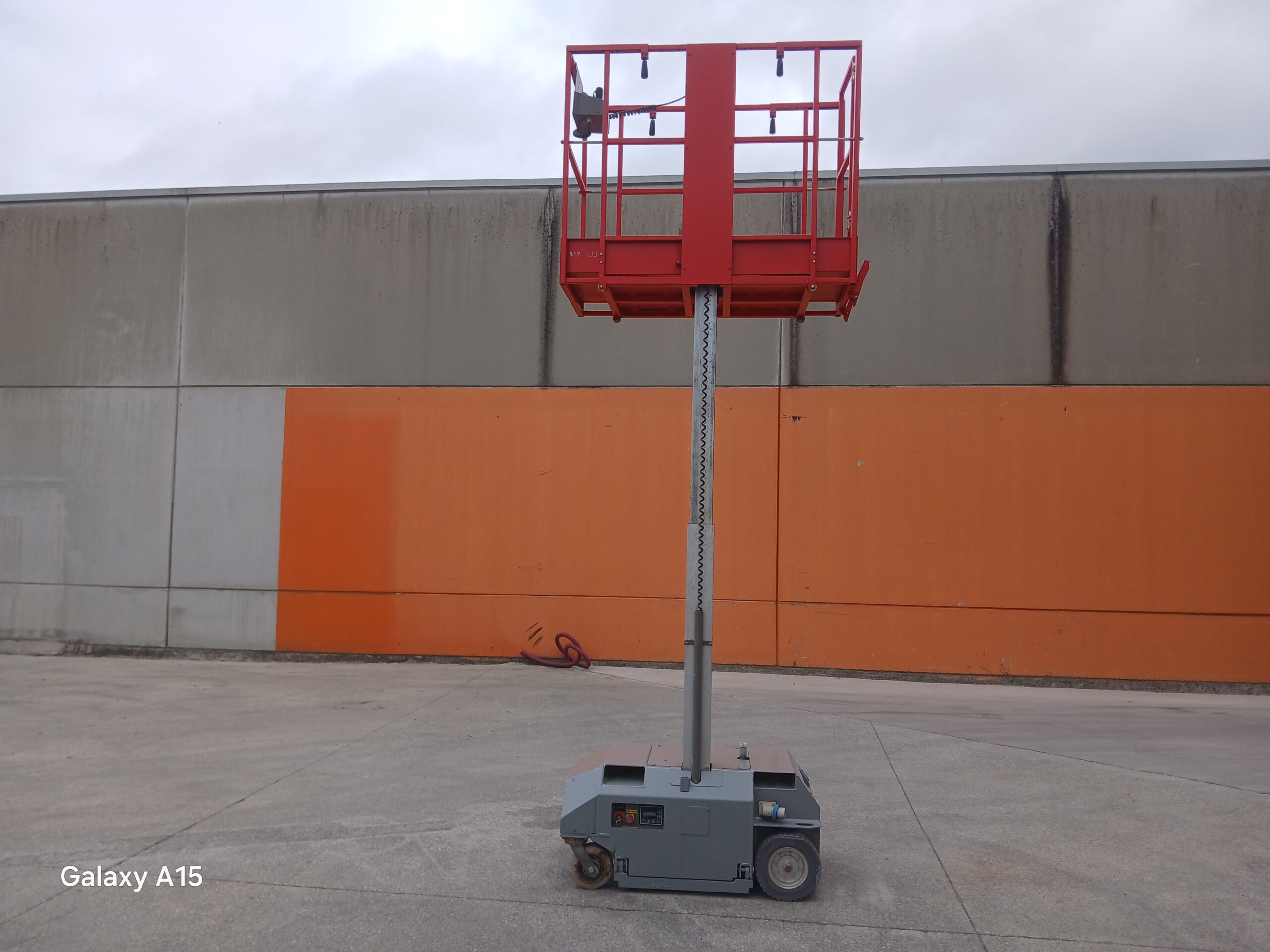 PLATAFORMA ELEVADORA ELECTRICA Bravisol Vertical Mast Lift - Imagen 13