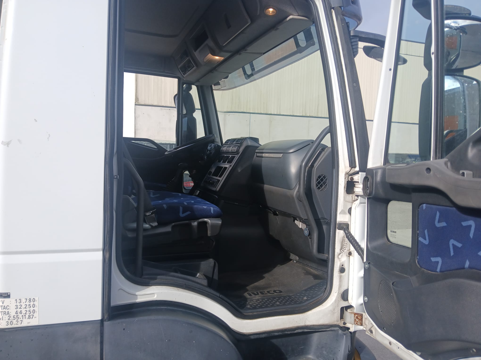 Iveco Stralis Portamáquinas 420 8x2 10.3 2011 - Imagen 15